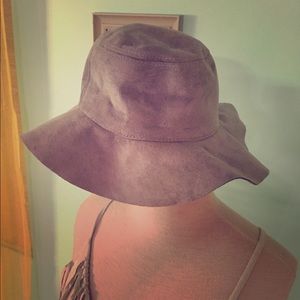 Floppy gray hat